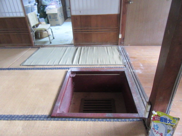 掘りごたつ：冬の団欒を彩る本格的な掘りごたつ設備